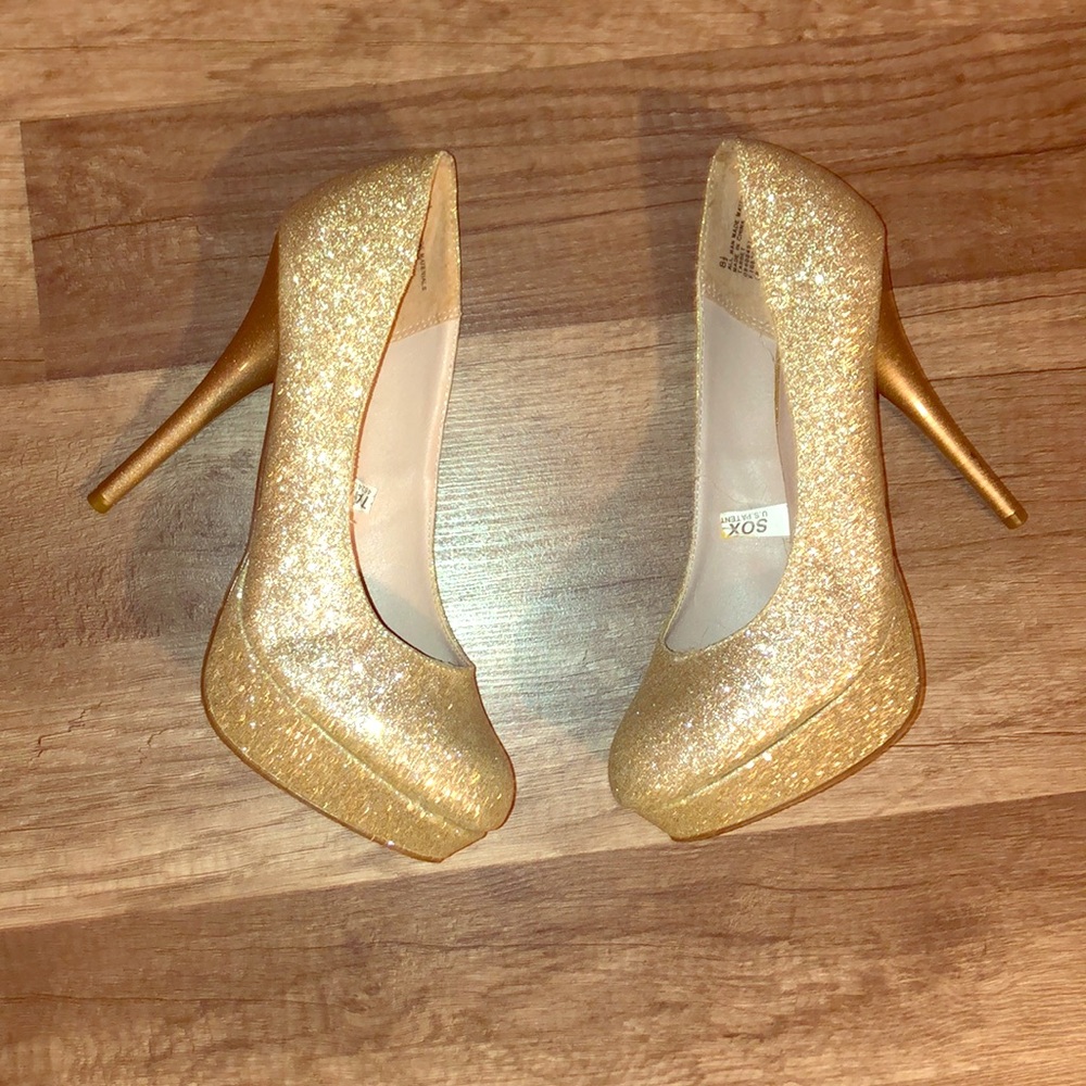 Sparkly high-heeled shoes